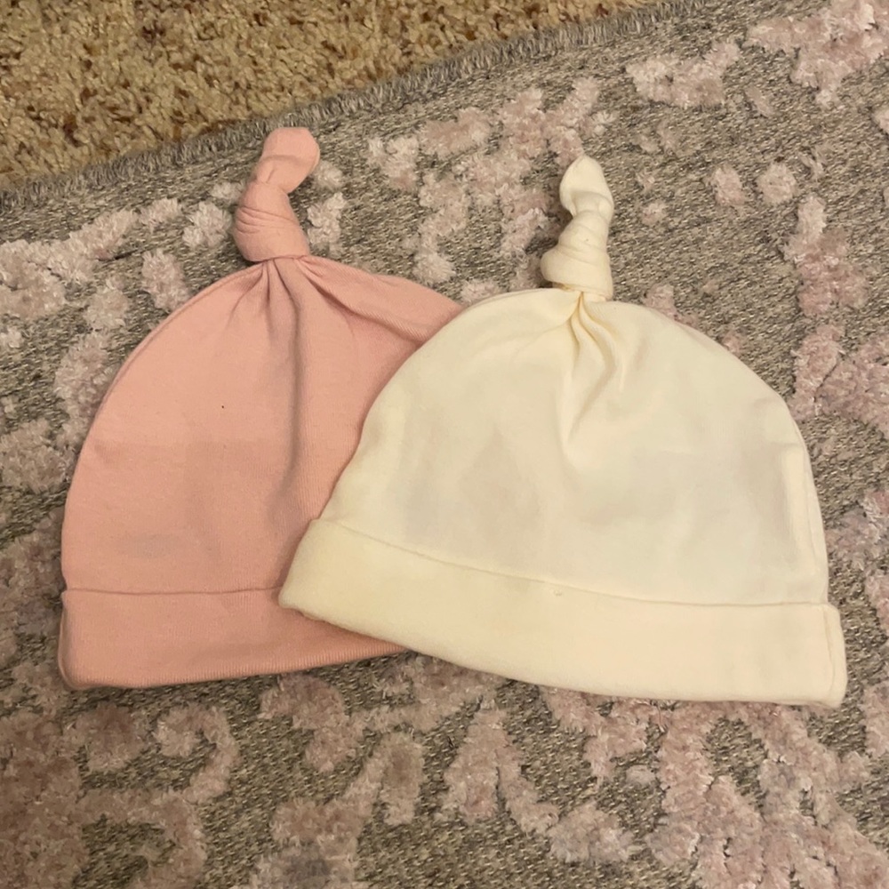 Baby knotted hats